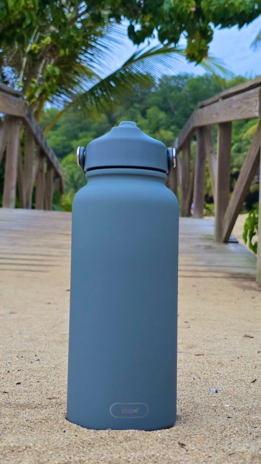 slope™ 33oz Water Bottle – Gray