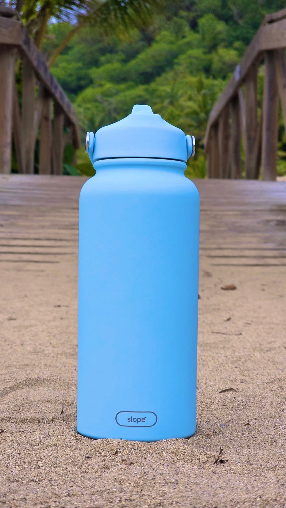 slope™ 33oz Water Bottle – Sky Blue