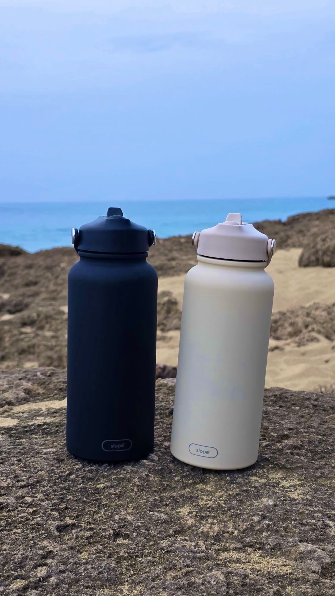 slope™ 33oz Water Bottle – Cream White