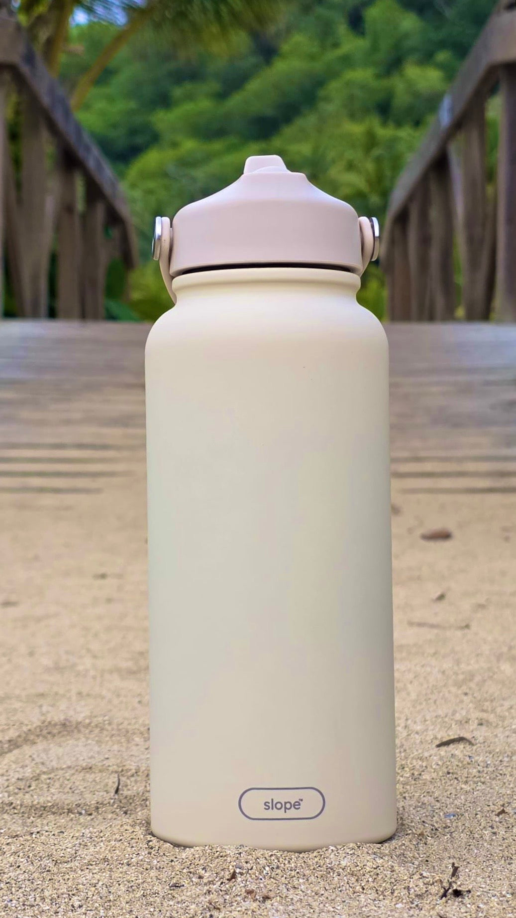 slope™ 33oz Water Bottle – Cream White